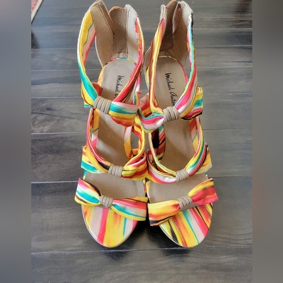 Host Pick NWT Size 7 Michael Antonio Gheza Yellow Multi Print Strappy Wedges - Picture 3 of 5